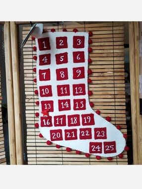 Advent Calendar Felt Pom Pom Christmas Stocking 25 Days Hershey's Miniatures NEW